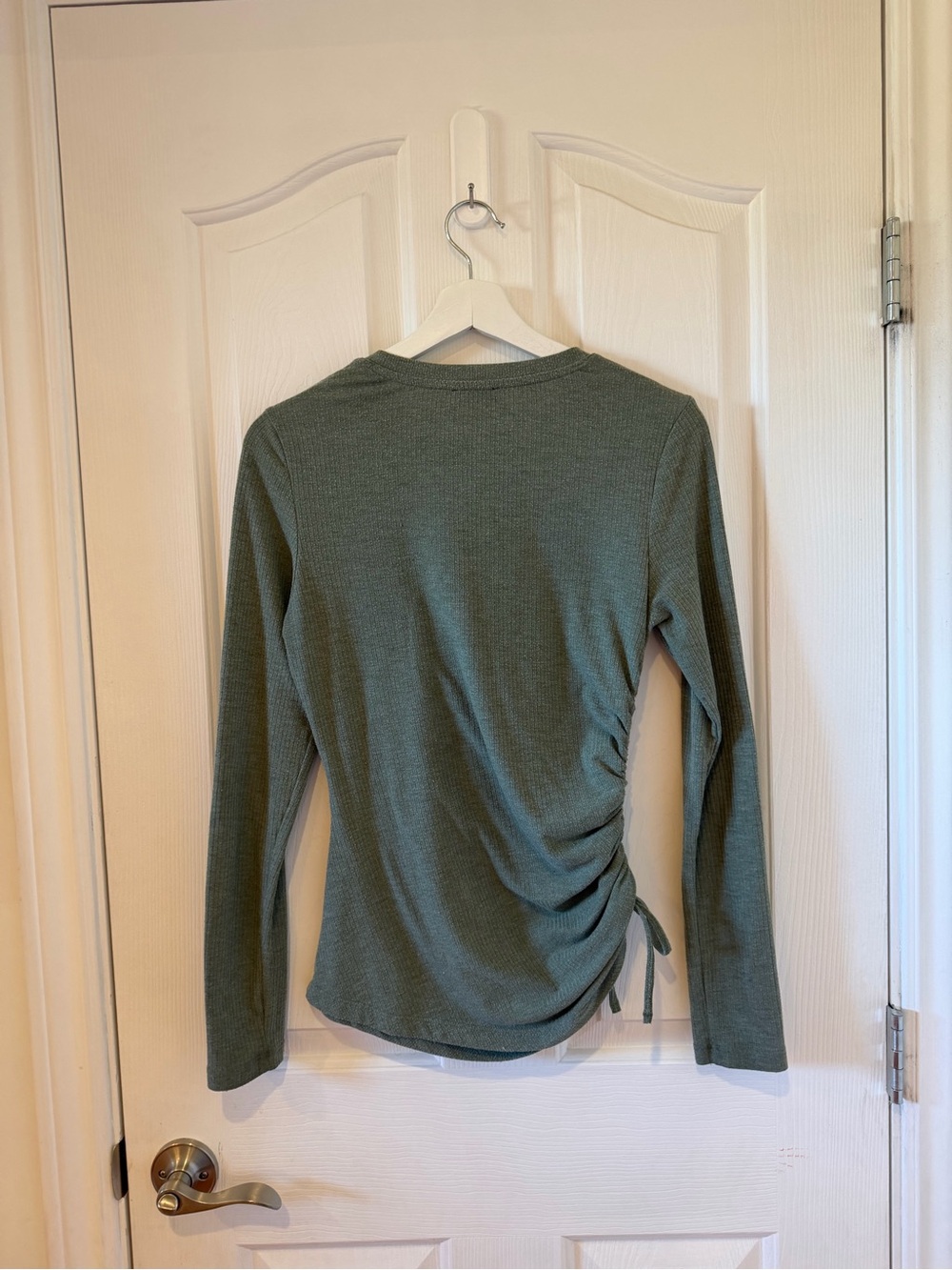 Dynamite Olive Green Ribbed Ruched Drawstring Top M - Picture 3 of 5